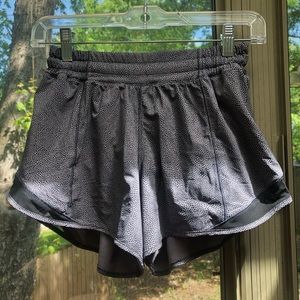 Lululemon Hotty Hot Short II Long 4"